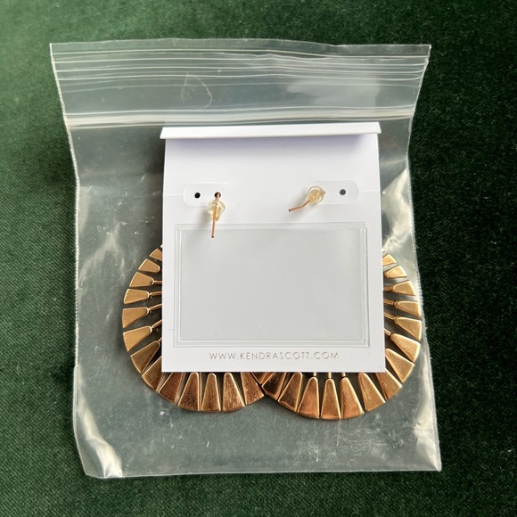 COPY - Kendra Scott Earrings - Picture 2 of 3